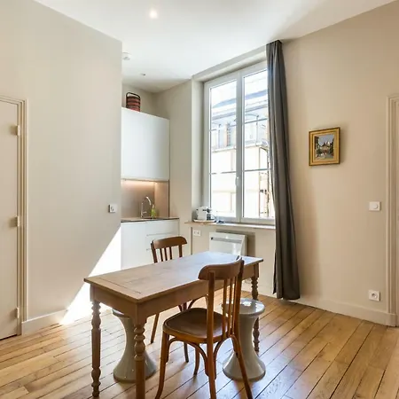 Welkeys - Richelieu Apartment Paris